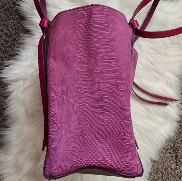 Fossil Magenta Textured Tote Bag - Picture 9 of 14